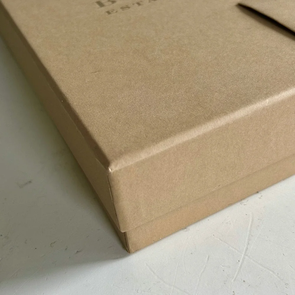 Burberry Tan Sturdy Thick Gift Box Envelope Set Gold Embossed Equestrian Knight